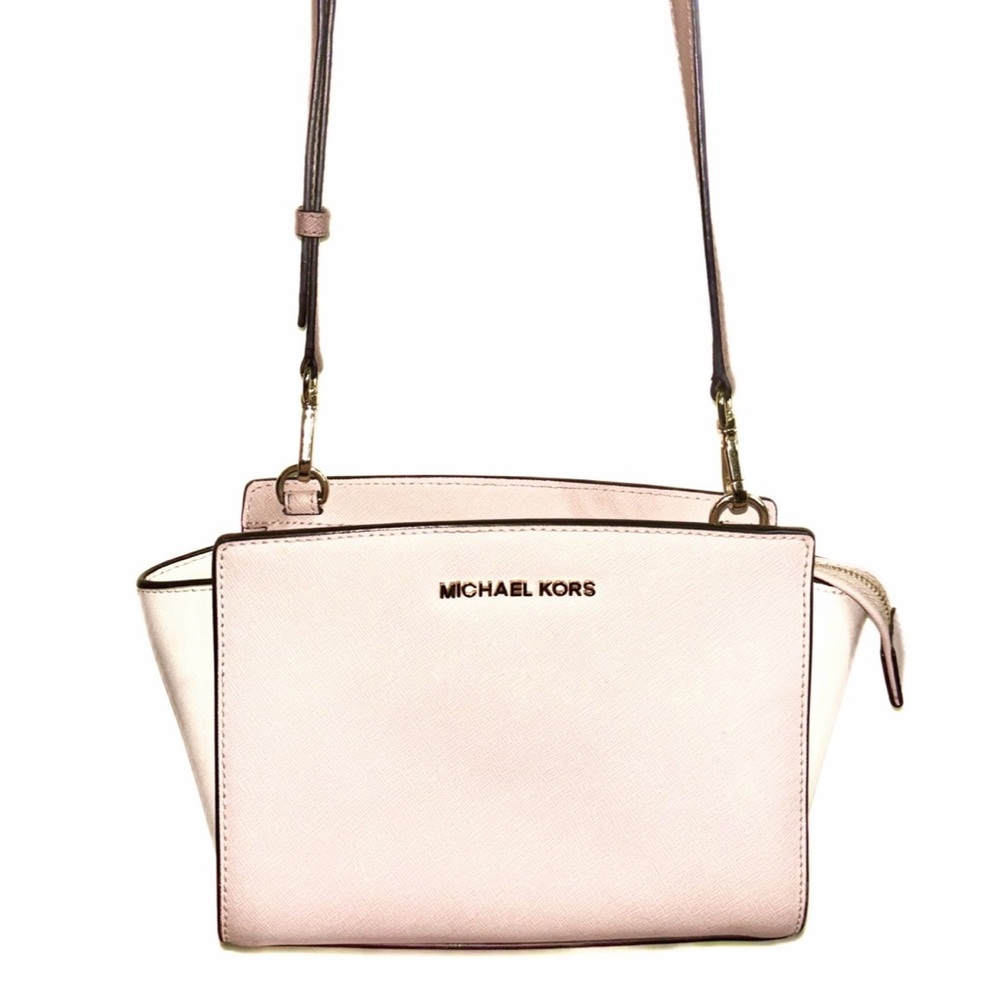 MICHAEL KORS Crossbody bag. (Pale pink)